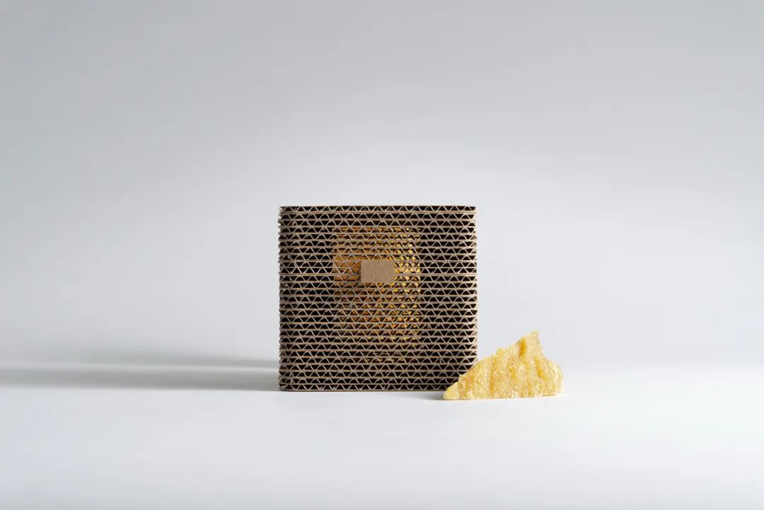 深圳品牌设计｜一切为了更加的原生态，将包装做成一个蜂巢——BEE LOOP CAPSULE蜂蜜外包装设计